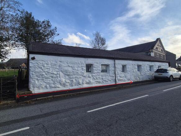2 bed property, in 2 Felin Cerrig, £75,000