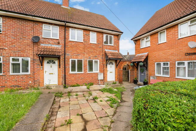 3 bed property, in Belmont Grove, £180,000