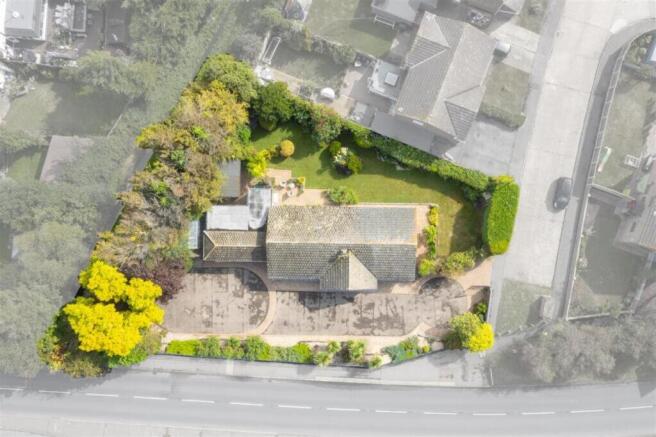 Land, in 186 Canvey Road, £650,000