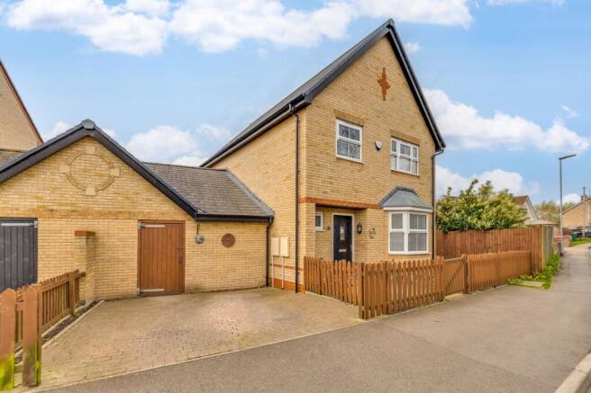 4 bed property, in Abbey Lane, £575,000