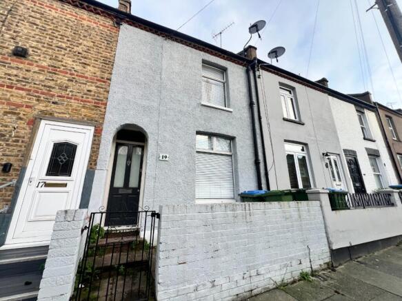2 bed property, in Admaston Road, £345,000