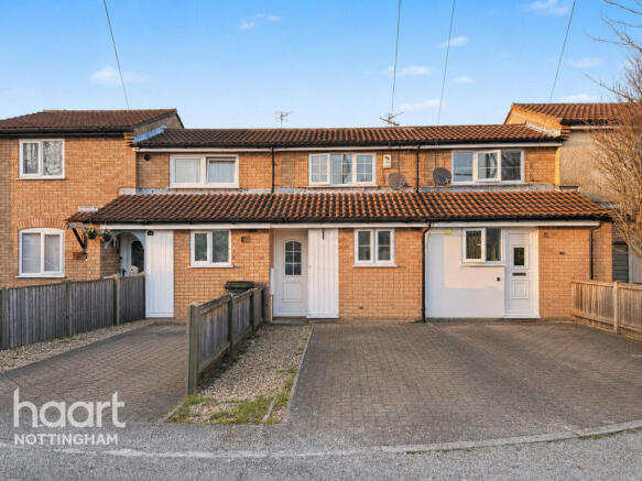 1 bed property, in Kensington Gardens, £140,000