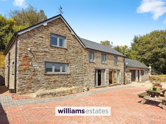3 bed property, in Bryneglwys, £495,950