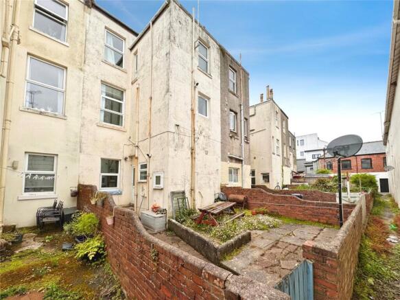 2 bed property, in Tor Hill Road, £55,000
