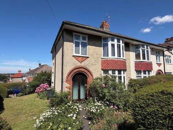 3 bed property, in Imperial Road, £375,000