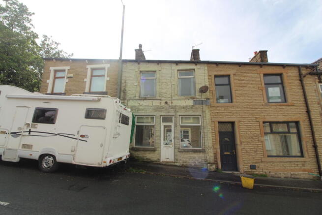 2 bed property, in 73 Manchester Road, £75,000
