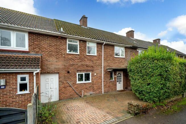 3 bed property, in Sunnydell, £585,000