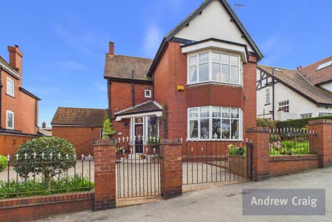 3 bed property, in Beach Road, £750,000
