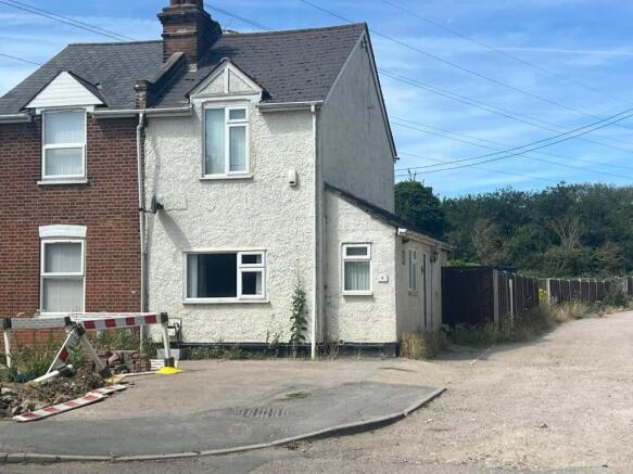 2 bed property, in Station Road, £210,000