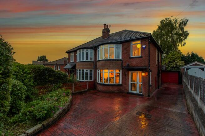 3 bed property, in Norton Road, £400,000