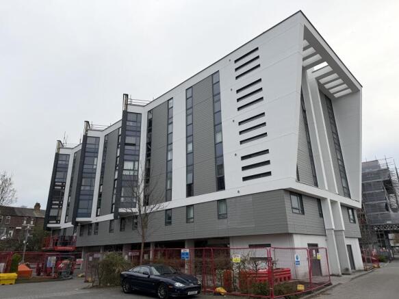 2 bed property, in The Decks, £58,000