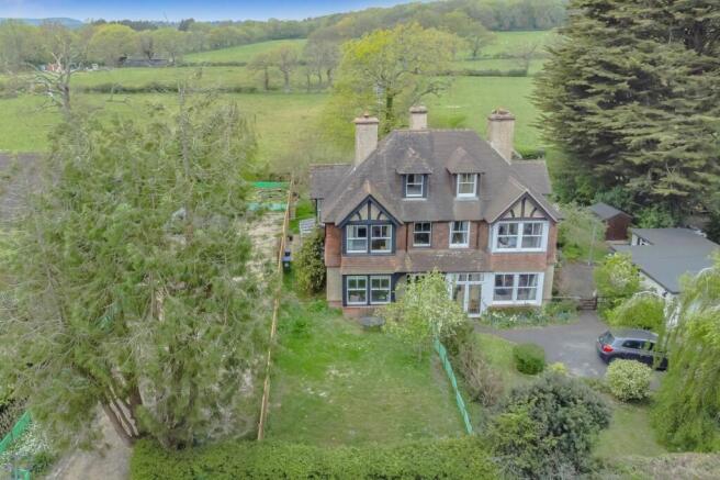 4 bed property, in Station Road, £950,000