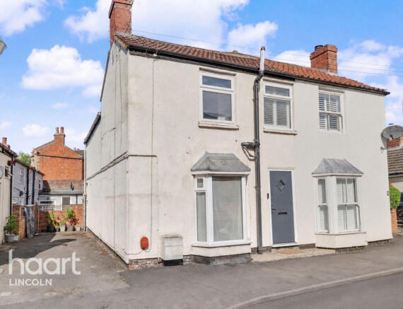 2 bed property, in Eastgate, £140,000