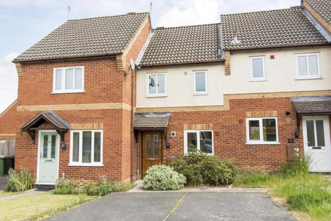 2 bed property, in Forge Close, £190,000