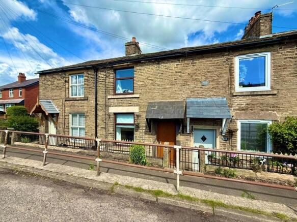 2 bed property, in Buxton Road, £160,000