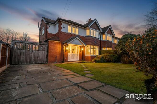 4 bed property, in Broadoak Road, £650,000
