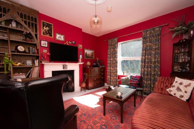 3 bed property, in Milward Crescent, £250,000