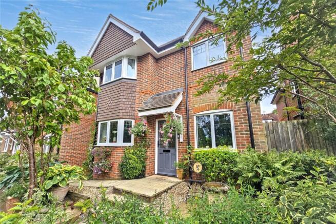 4 bed property, in Headley, £700,000