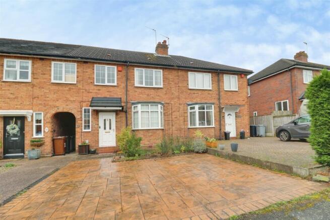 3 bed property, in The Rode, £225,000