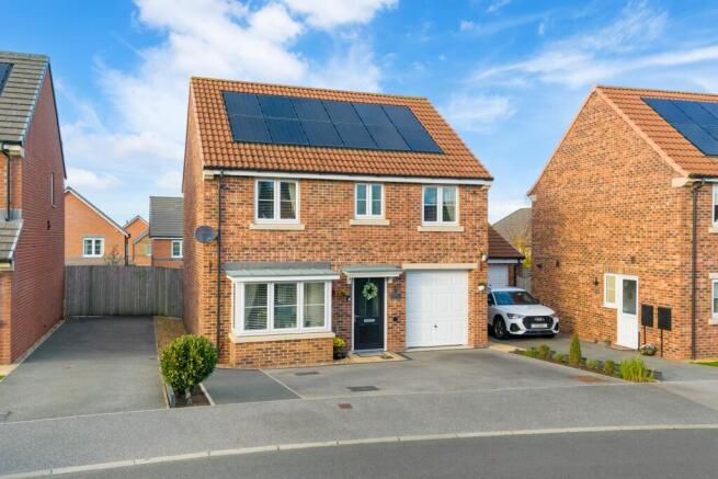 4 bed property, in Heather Drive, £400,000