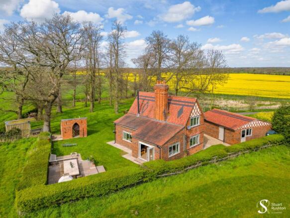 3 bed property, in Chester Road, £780,000