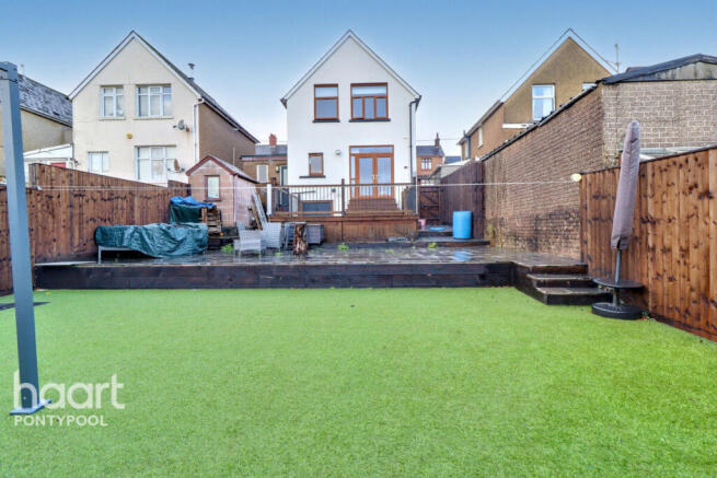 3 bed property, in Sycamore Road, £265,000