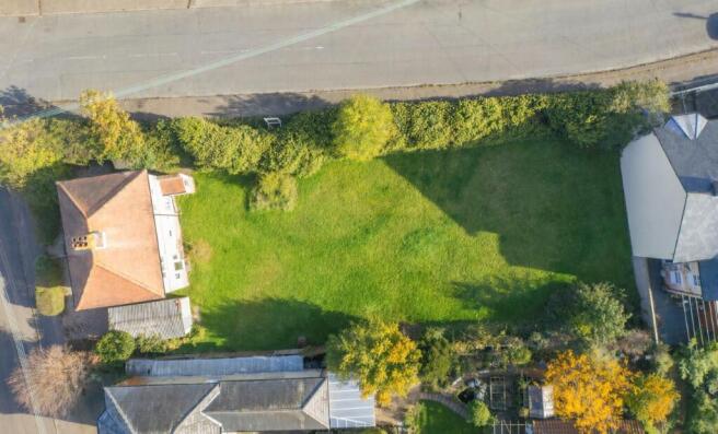 3 bed property, in Sudbury CO10, £400,000