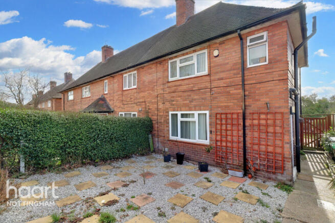 3 bed property, in Rosecroft Drive, £140,000