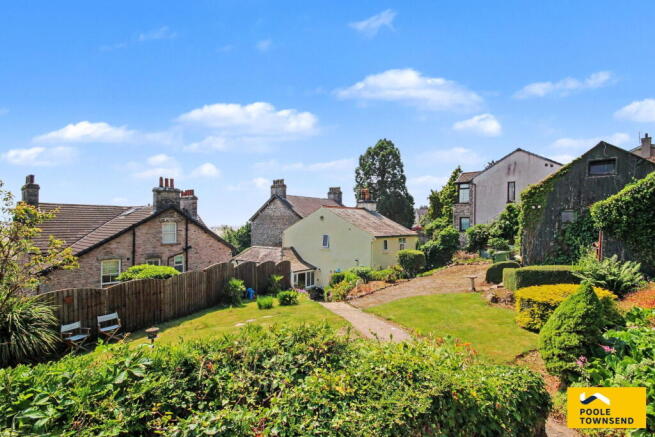 2 bed property, in 25 Highfield Road, £595,000