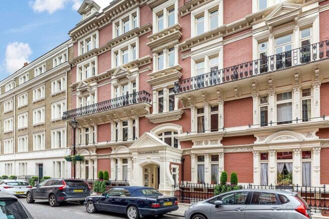 3 bed property, in Carlisle Mansions, £2,975,000