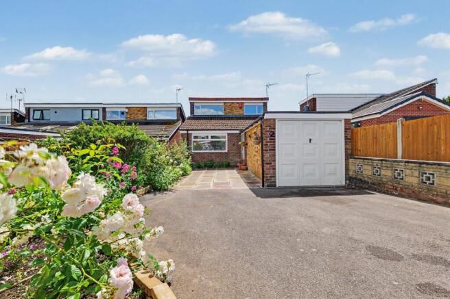 2 bed property, in Cressage Road, £250,000
