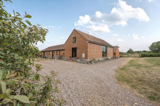 7 bed property, in Higher Road, £865,000