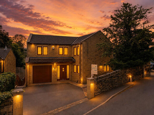 5 bed property, in Yew Tree Road, £595,000