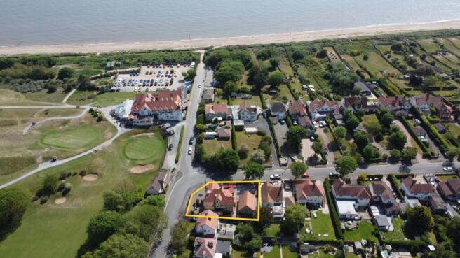 7 bed property, in St. Andrews Drive, £599,950