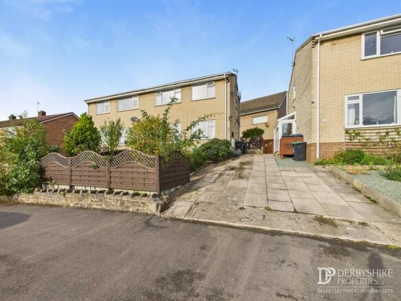 2 bed property, in Hurst Rise, £130,000