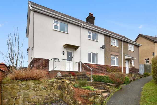 3 bed property, in Brynmally Park, £190,000