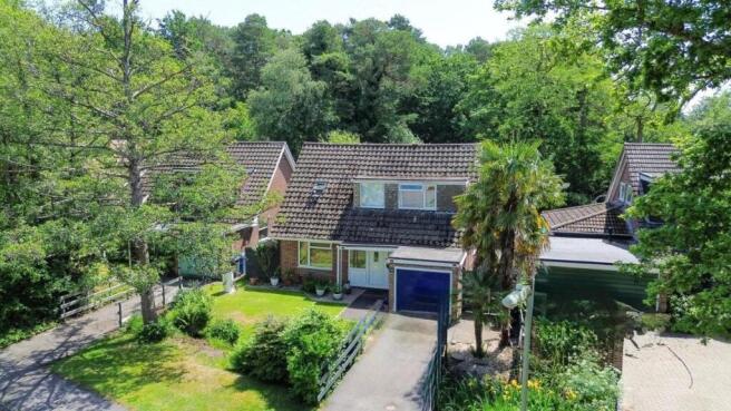 4 bed property, in Burnside, £750,000