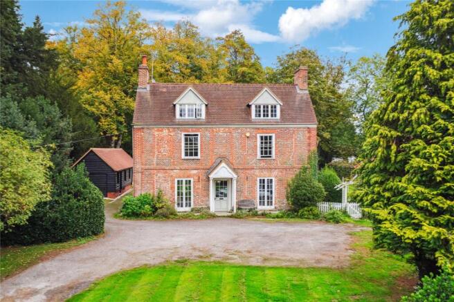 8 bed property, in Blounts Court Road, £1,500,000