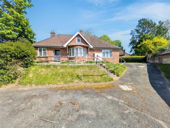 4 bed property, in The Street, £450,000