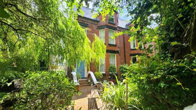 2 bed property, in Sydenham Avenue, £200,000