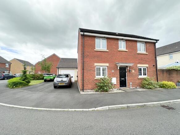 3 bed property, in Parc Panteg, £320,000