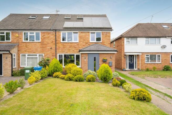 4 bed property, in Warrington Spur, £750,000