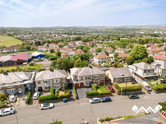 5 bed property, in Willows Lane, £265,000