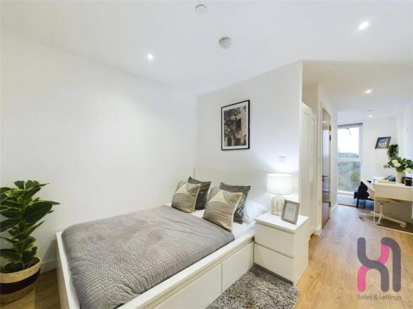 1 bed property, in Cheltenham Place, £102,950