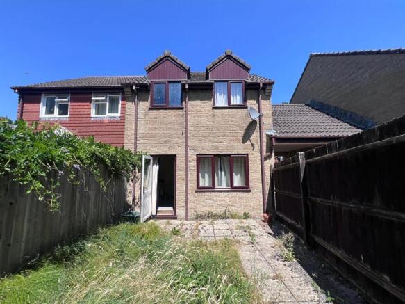 2 bed property, in Orchard Mews, £175,000