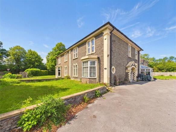 8 bed property, in Beckspool Road, £850,000