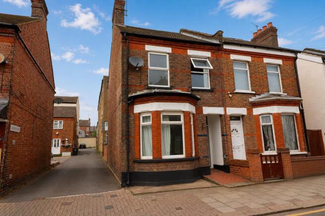 3 bed property, in Reginald Street, £290,000
