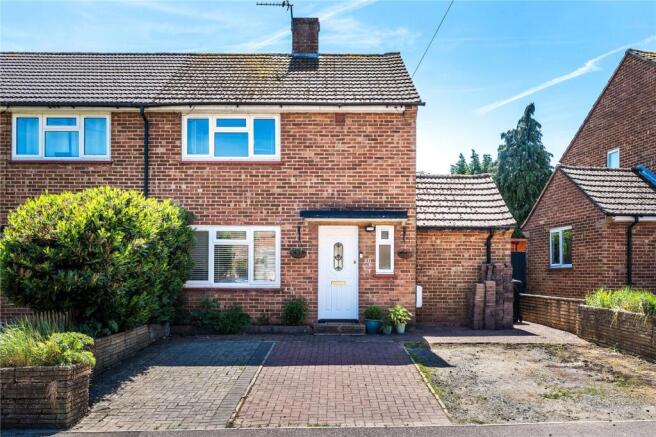2 bed property, in Hartley Road, £425,000