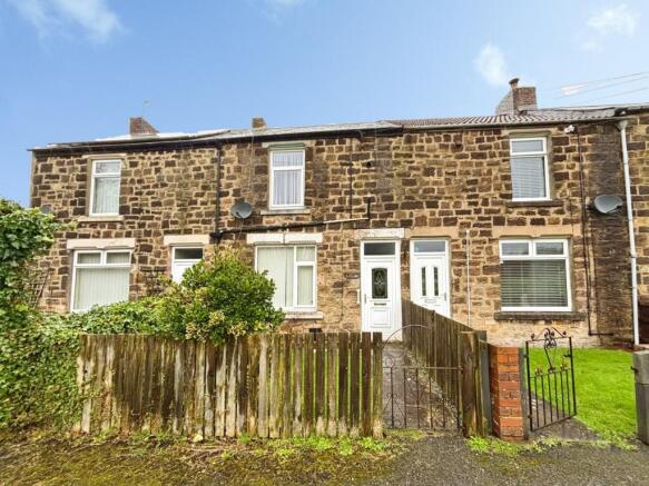 2 bed property, in Gill Street, £52,500
