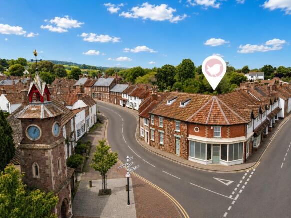 4 bed property, in Rare opportunity! Shop, £400,000